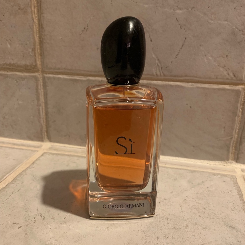 GIORGIO ARMANI “Si” 3.4 oz (very little used)